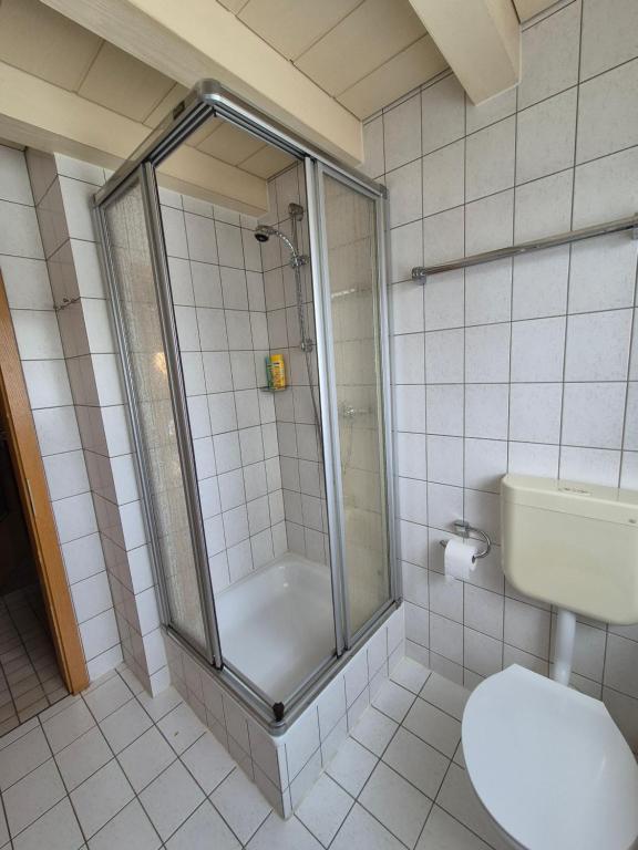 Et badeværelse på Appartement mit 2 separaten Schlafzimmern