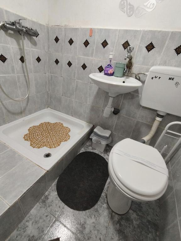 Koupelna v ubytování Heli budget condo