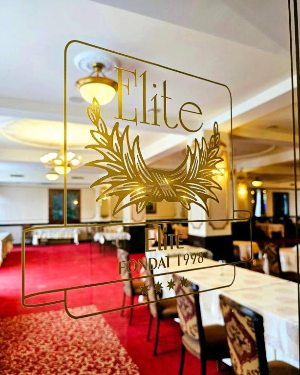 Restaurace v ubytování The Elite - Oradea's Legendary Hotel