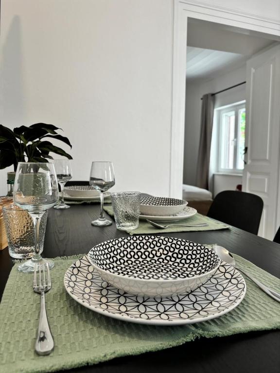 Fotografie z fotogalerie ubytování Kazarma Central Suites v destinaci Aegina