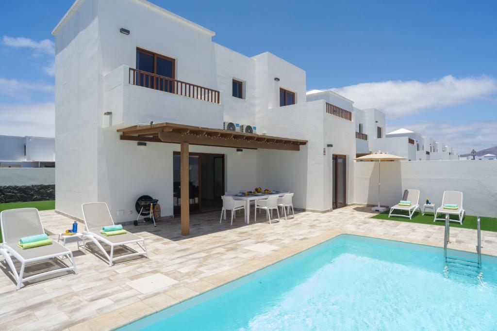 238 - Villa Sofia by Villas Now Ltd