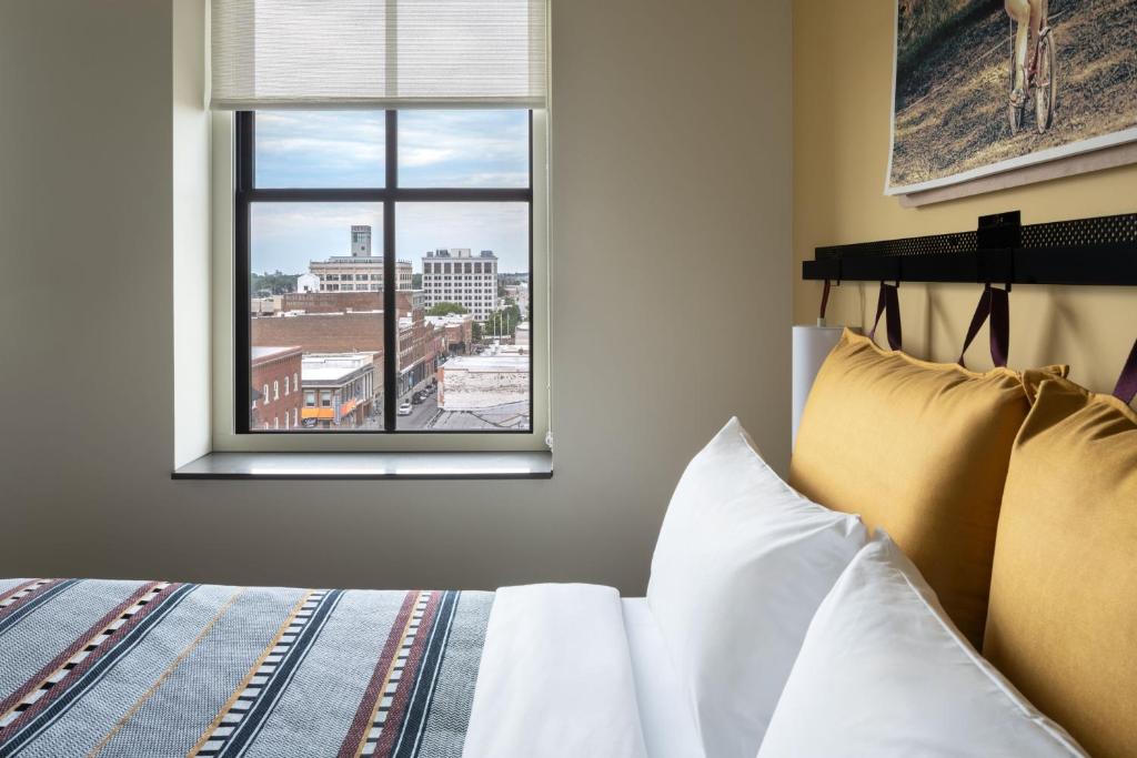 Moxy Springfield Downtown - Chambre Queen Avec Vue Sur La Ville