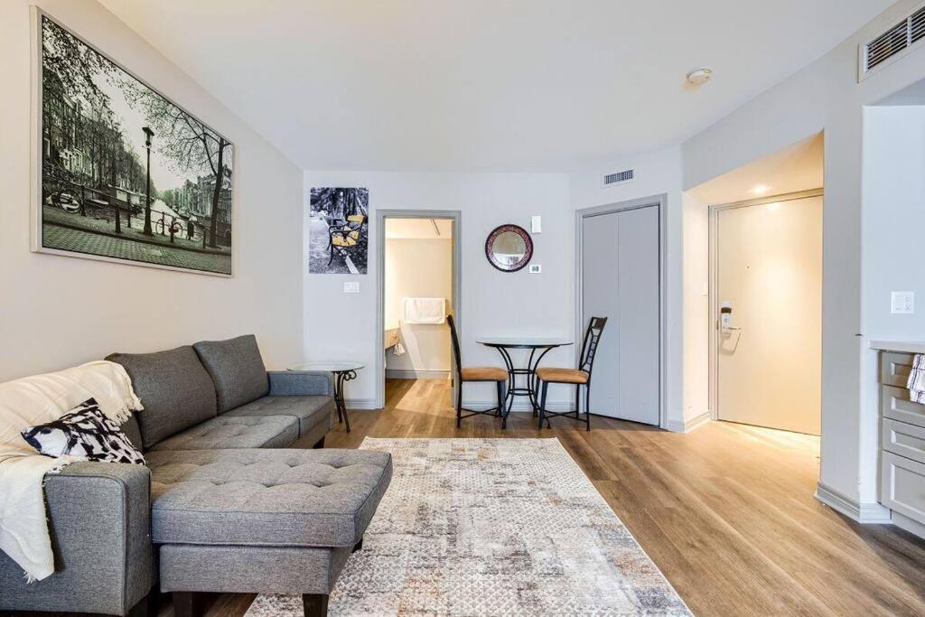 Predel za sedenje v nastanitvi Perfect Studio available for You! Pool on grounds!
