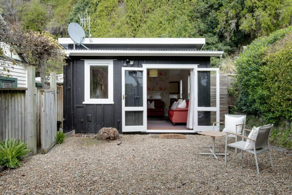 Tiny Home Big Vibes in Central Napier - Resim 1
