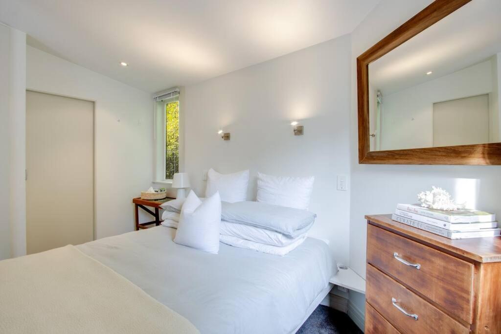 Tiny Home Big Vibes in Central Napier - Resim 7