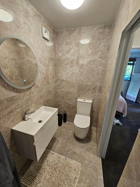 Gully Retreat - Resim 3