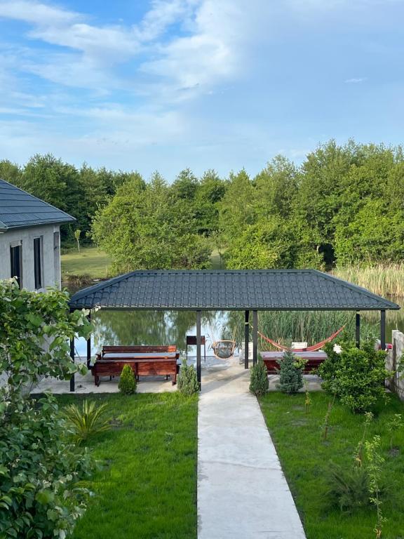 Zahrada ubytování Riverside Cottage Poti