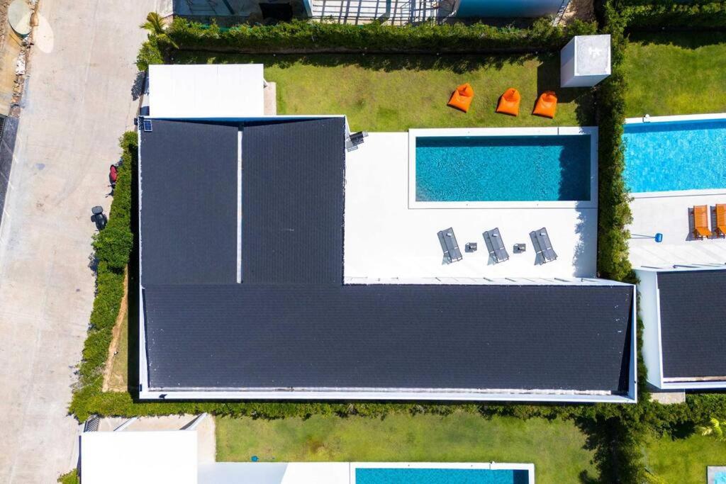 Bazén v ubytování Modern 4 Bed Private Pool Villa - KH-B6 nebo v jeho okolí