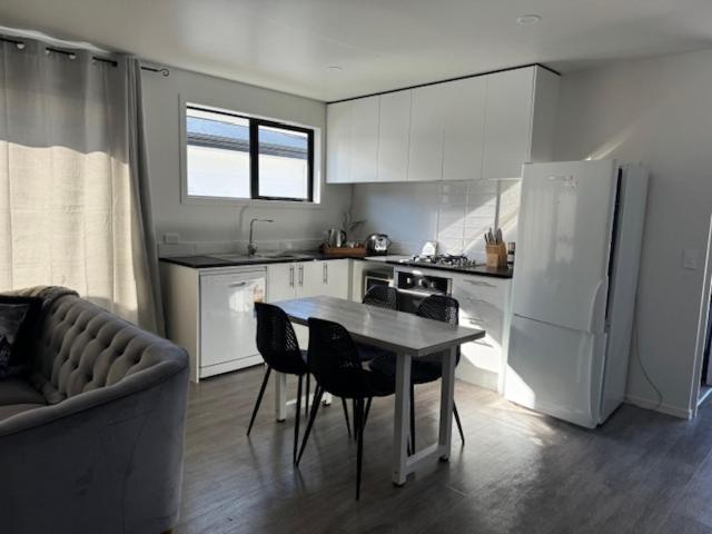 87 on FIFTH Ave - Resim 16