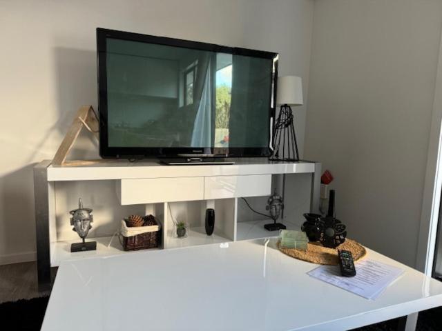 87 on FIFTH Ave - Resim 19