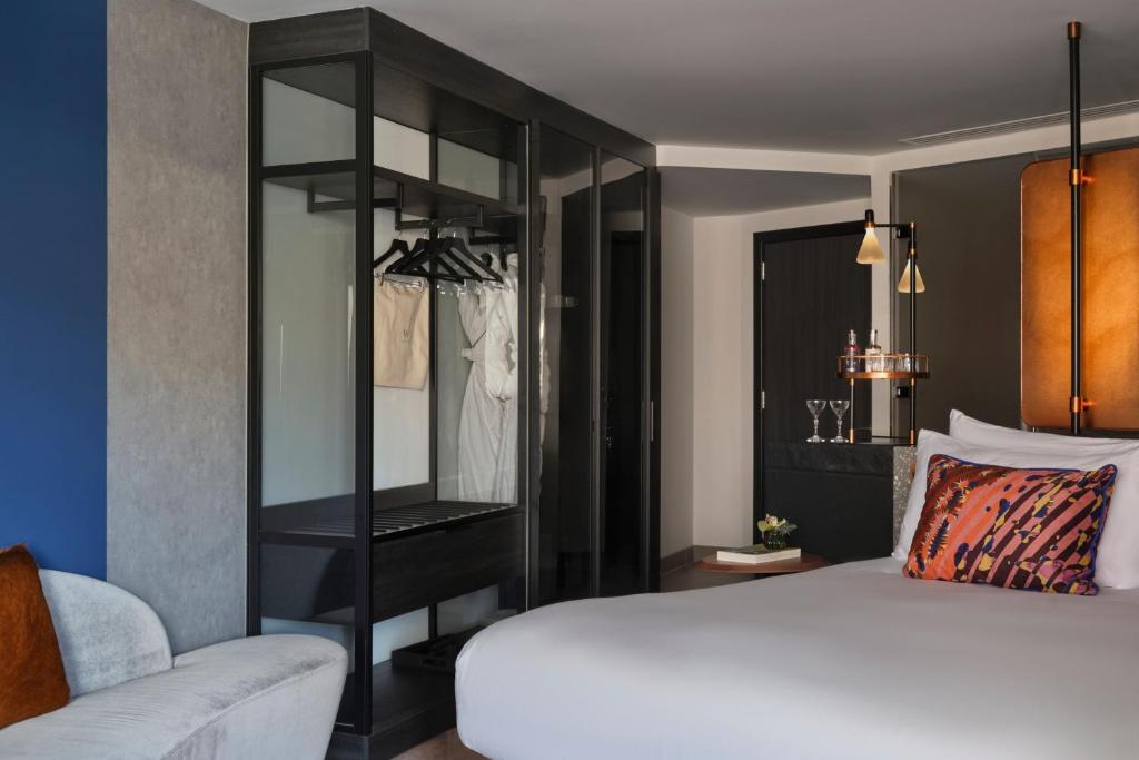 
Superior King with Balcony
