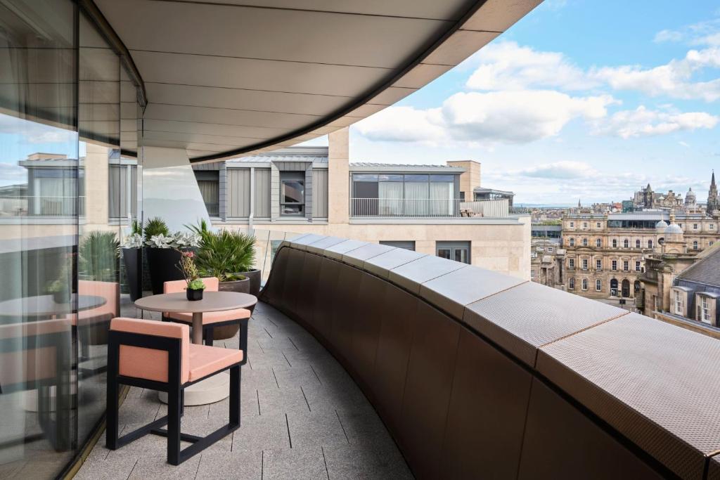 W Edinburgh - Resim 41