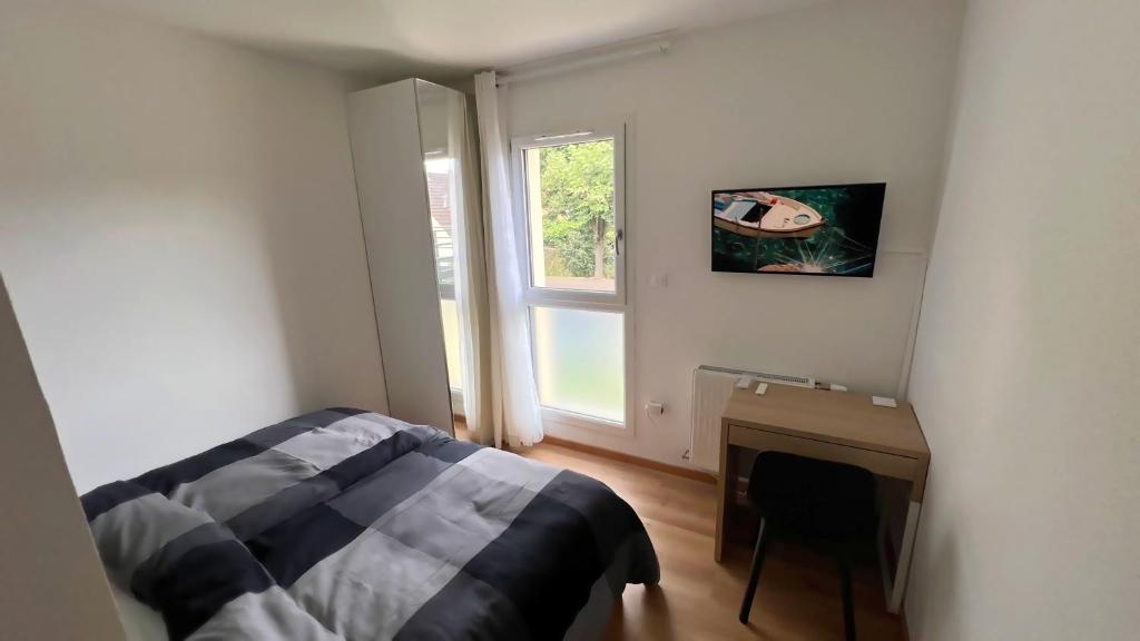 Room with double size bed in Kaysersberg center – photo 13