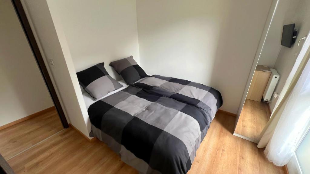 Room with double size bed in Kaysersberg center – photo 16