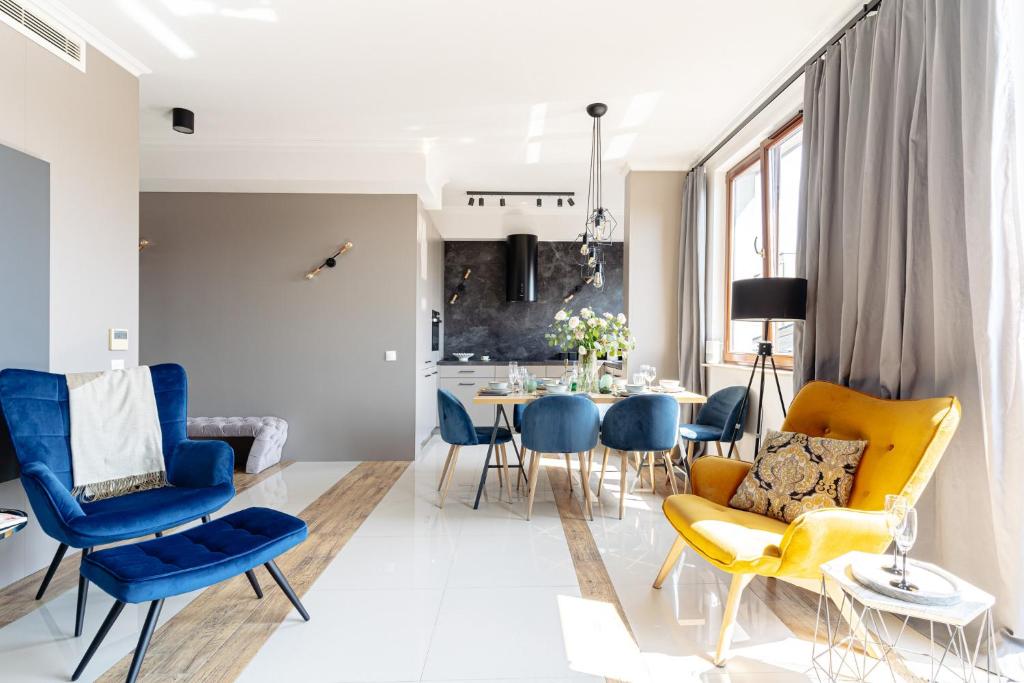 Televiisor ja/või meelelahutuskeskus majutusasutuses Kleparz Skyline Apartment - LoftAffair