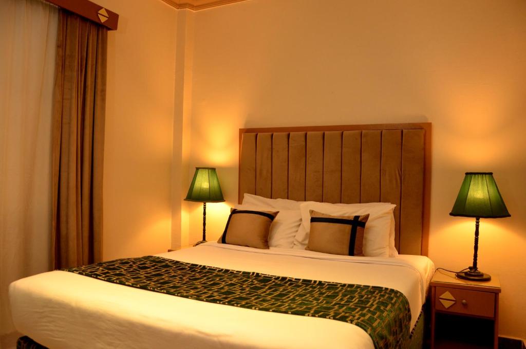Dive Inn Resort - One-Bedroom Chalet