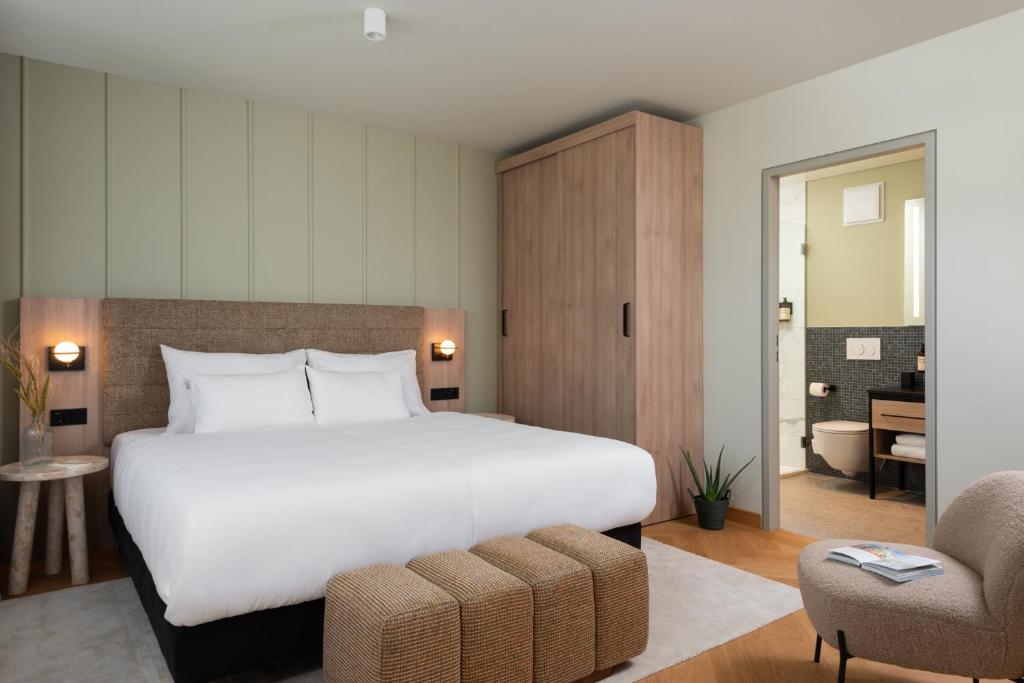 A bed or beds in a room at master Mirabell