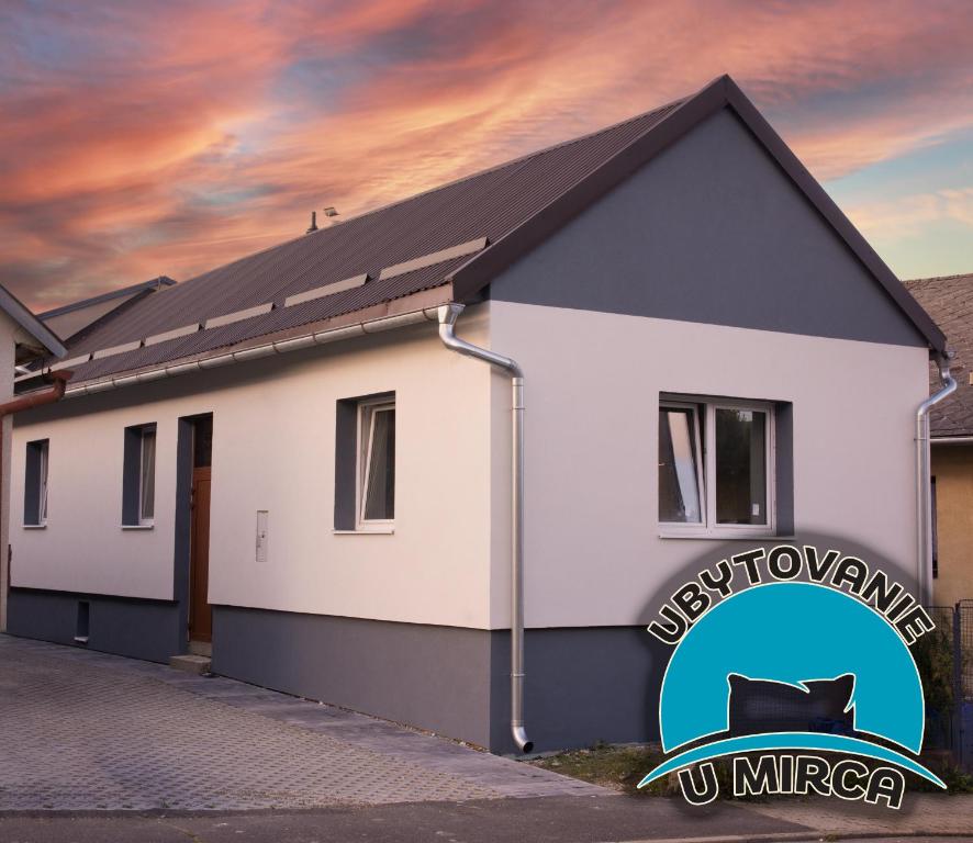 Certifikát, hodnocení, plakát nebo jiný dokument vystavený v ubytování Ubytovanie U Mirca