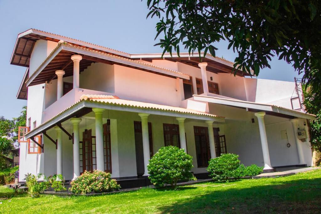 Budova, kde se vila nachází