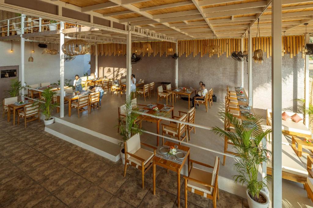 Restaurace v ubytování Destiny Goa Beach Resort
