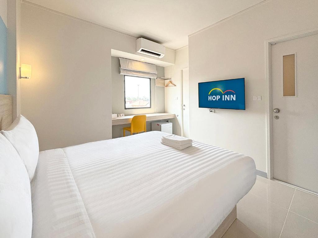 Hop Inn Suphanburi - Habitación Doble Con Balcón