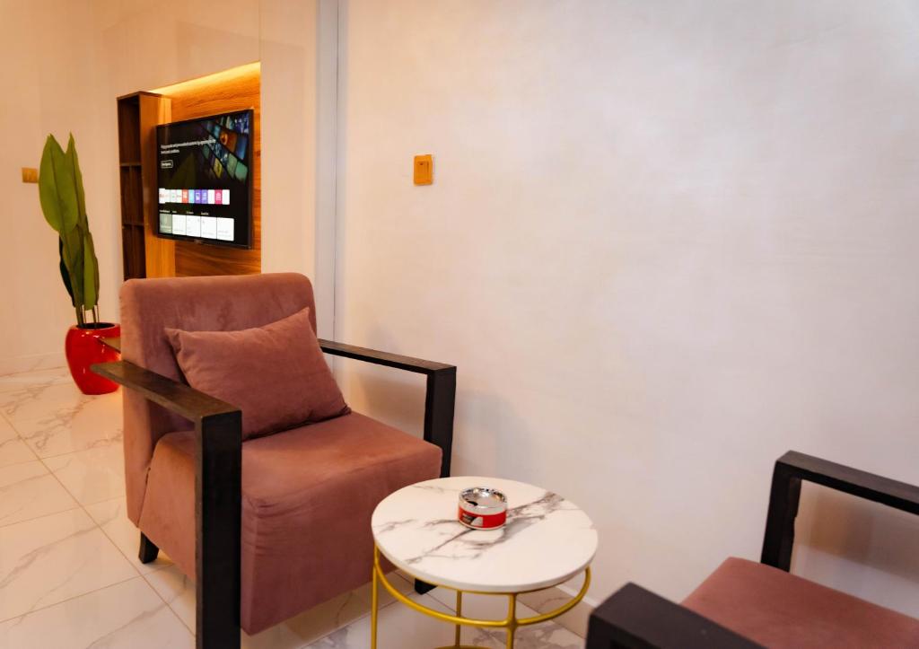 Posezení v ubytování 247 Luxury Hotel