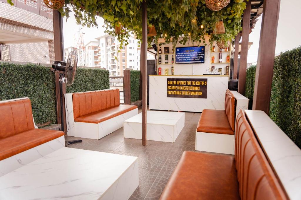 Posezení v ubytování 247 Luxury Hotel
