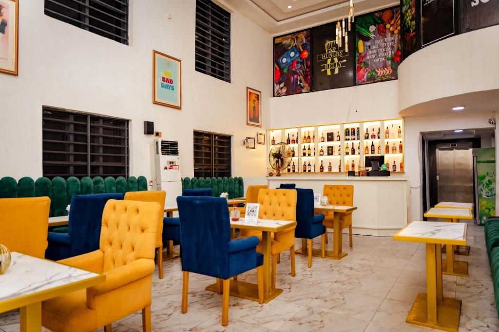 Posezení v ubytování 247 Luxury Hotel
