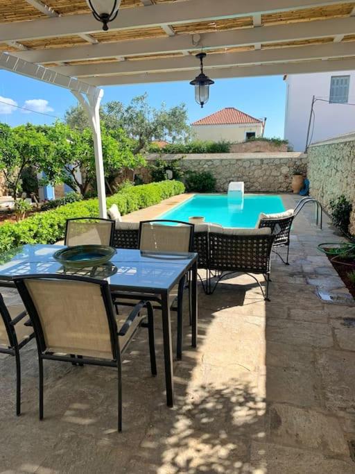 Bazén v ubytování Villa Lida Spetses - Private Pool nebo v jeho okolí