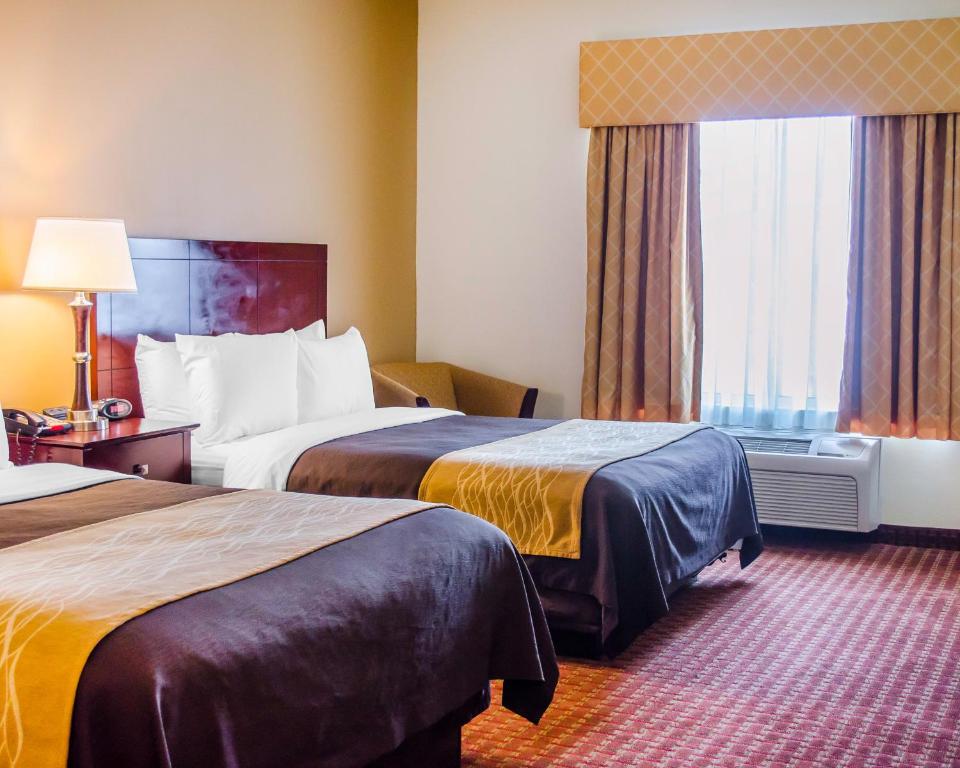 Comfort Inn & Suites Crestview South photo