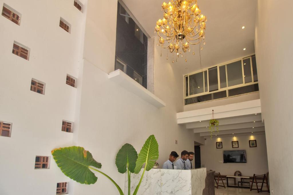 TV a/nebo společenská místnost v ubytování Hotel Sea Sapphire ,Calangute