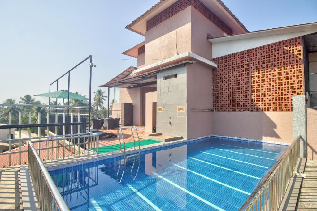 Bazén v ubytování Hotel Sea Sapphire ,Calangute nebo v jeho okolí