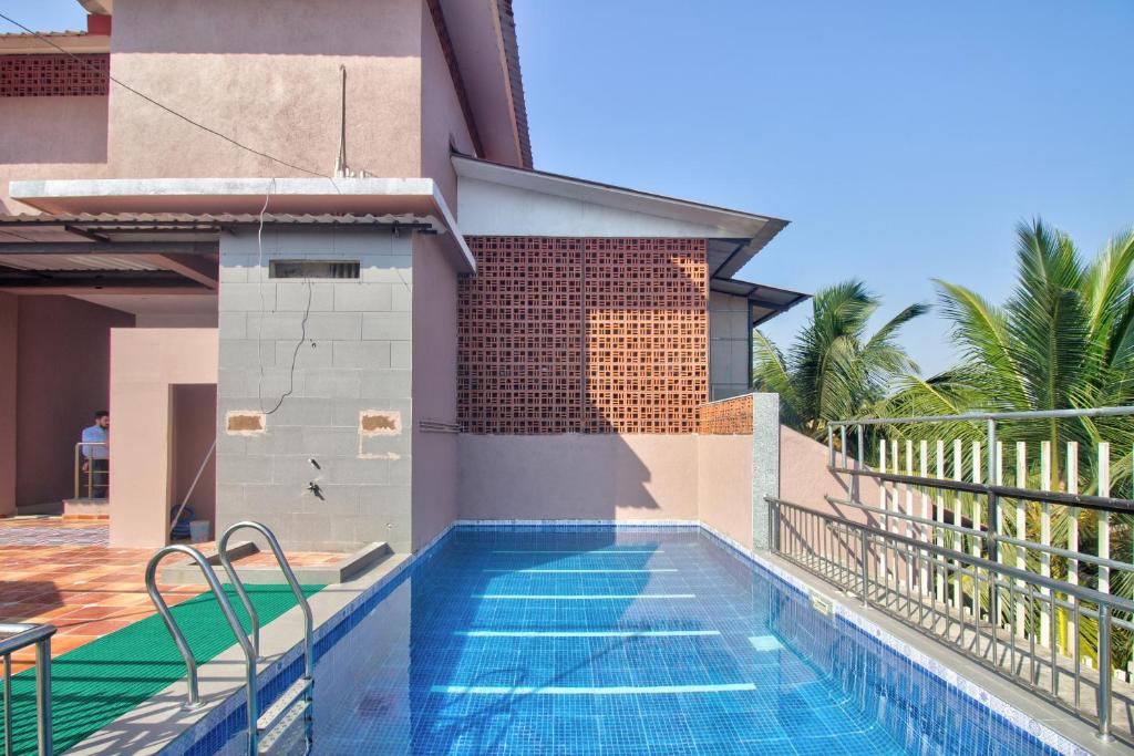 Bazén v ubytování Hotel Sea Sapphire ,Calangute nebo v jeho okolí