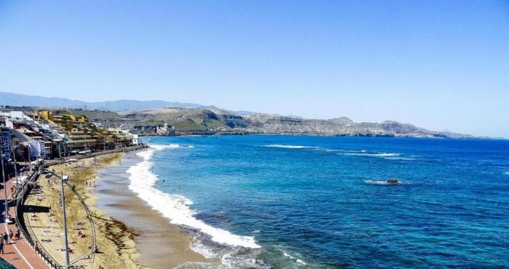 La Lola Beach