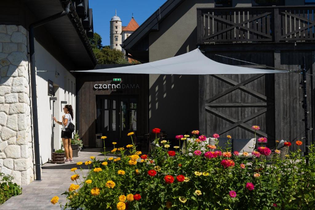 Κήπος έξω από το Czarna Dama Apartamenty