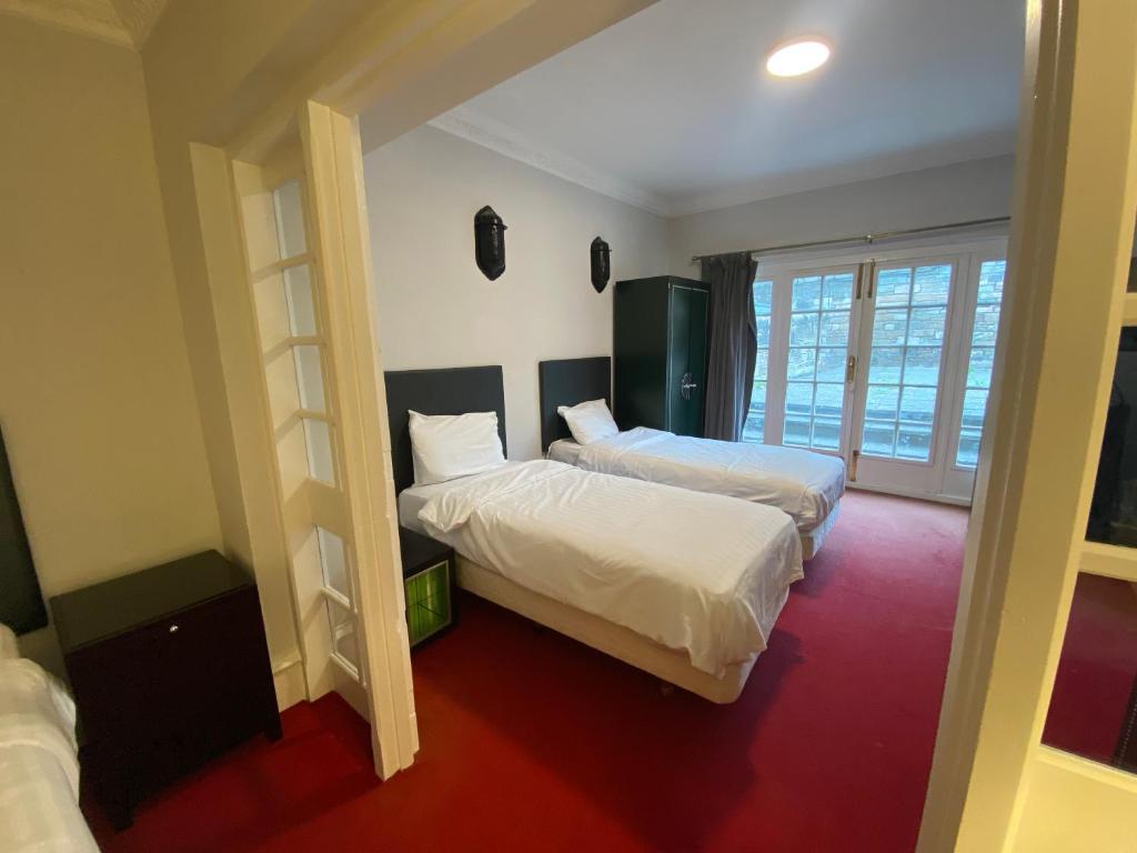 No6 West Coates - Quadruple Room