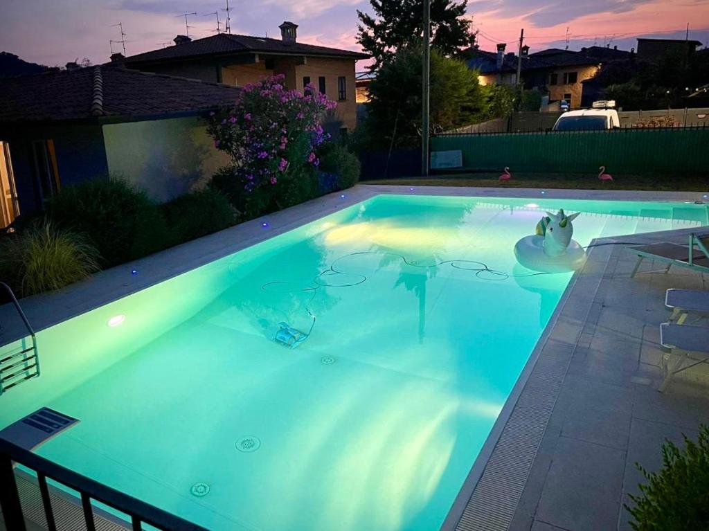 Bazén v ubytování Villa Aurora in Erbusco-Franciacorta nebo v jeho okolí
