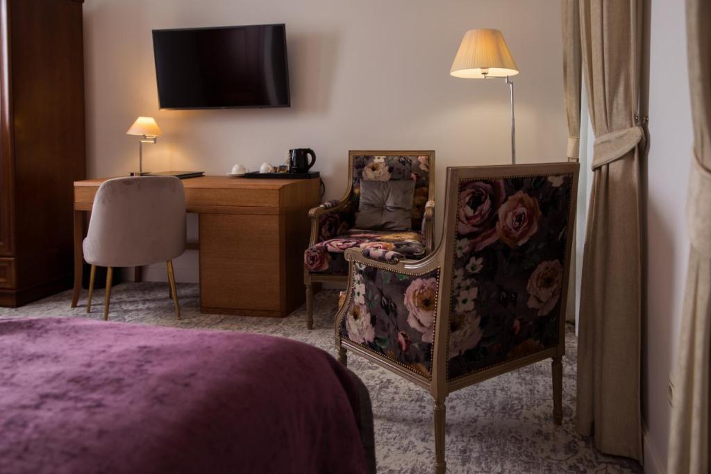 Pałac Mojęcice - 5