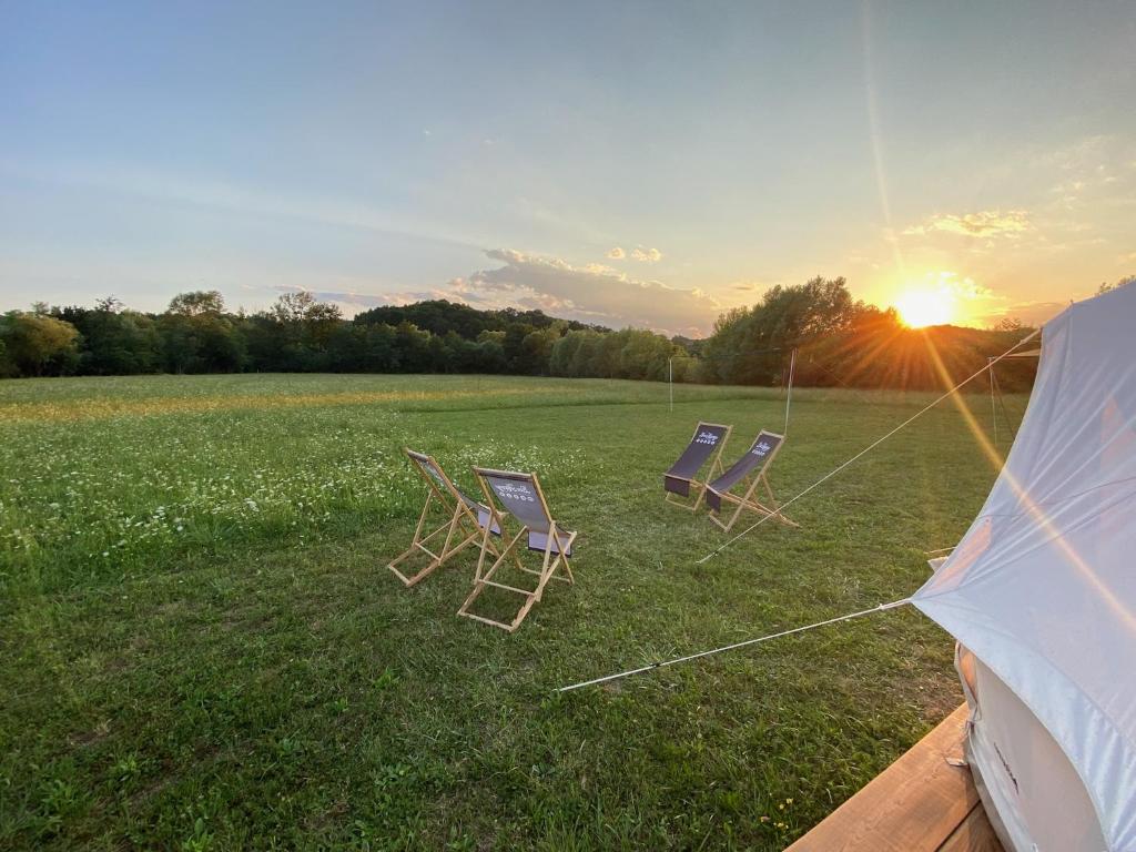 Alba o tramonto visti dall'interno del campeggio o dai dintorni