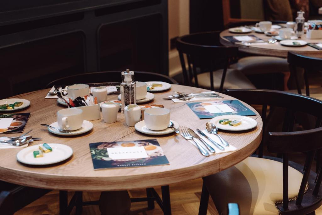 Restaurace v ubytování Reserve, by Warner Hotels - Heythrop Park