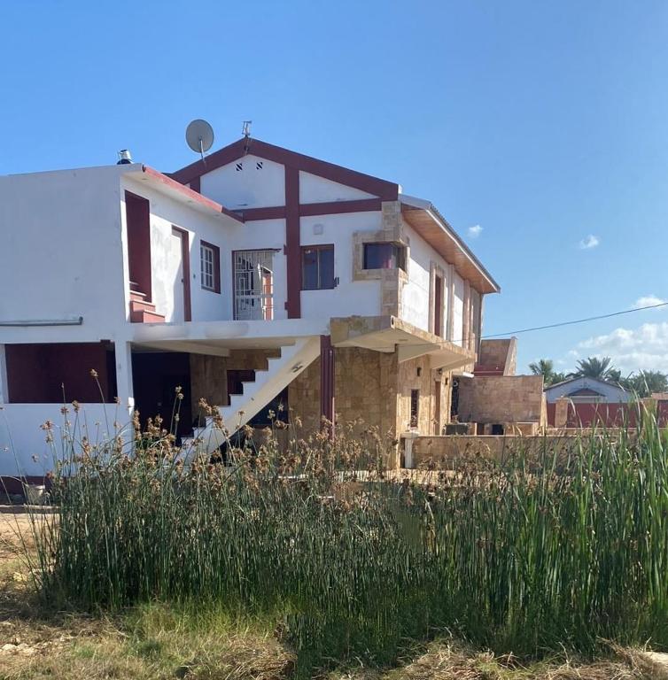 a house under construction with the front of it at Bemaso in Toliara