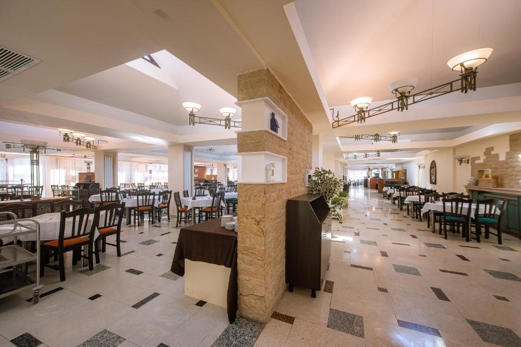 Restaurace v ubytování Hotel Doina
