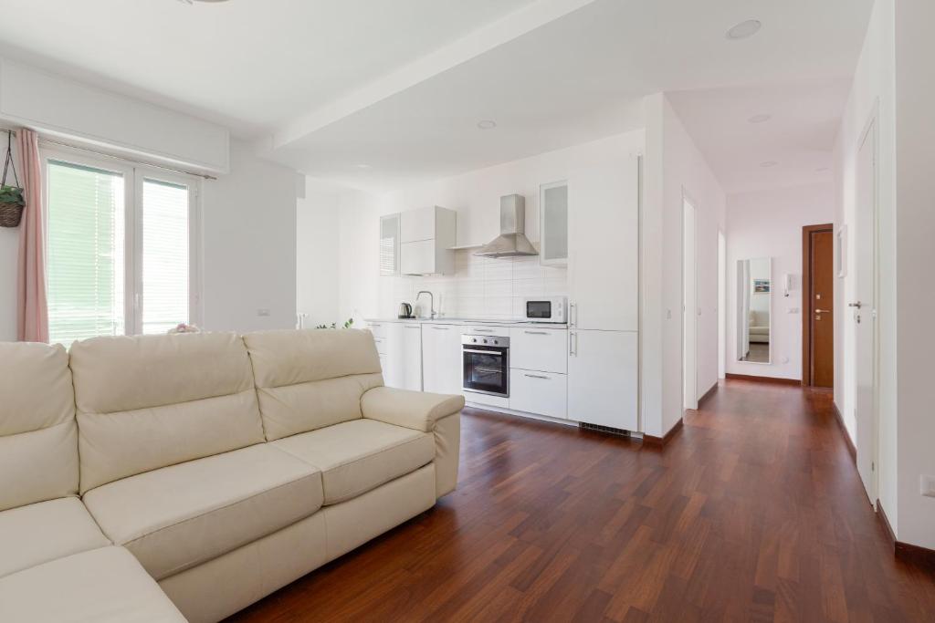 GuestHost - Lorenteggio Gelsomini Cozy Apartment