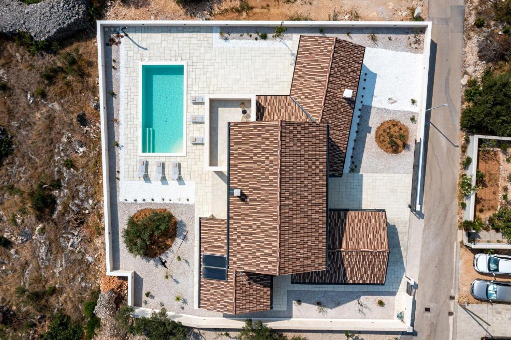 Kolam renang di atau dekat dengan Villa Royal Stone with Pool, 350m from beach