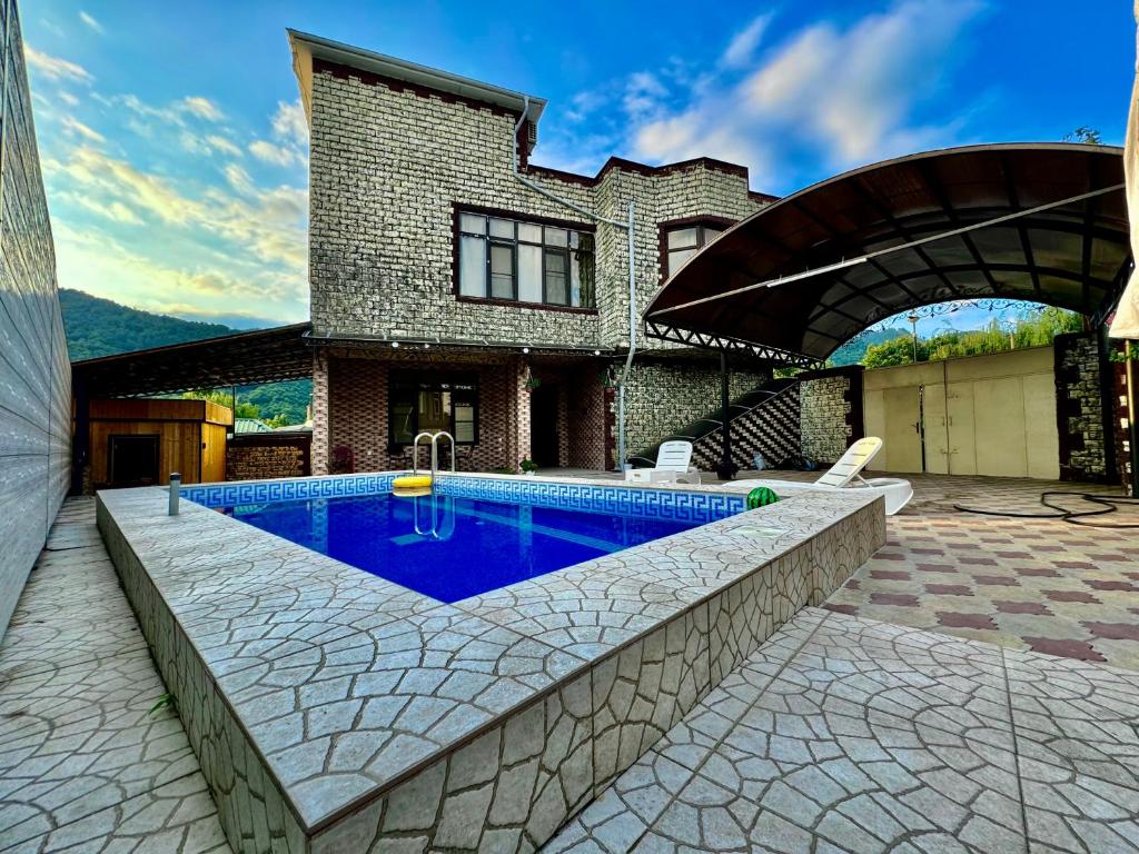 Bazén v ubytování Qafqaz VIP Villa nebo v jeho okolí