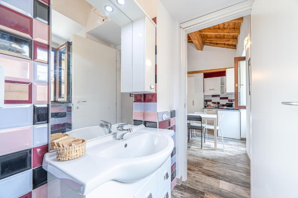 SOHO Borgonovo by Dasso - Case Vacanze e Appartamenti - Chambre Familiale Avec Salle De Bain