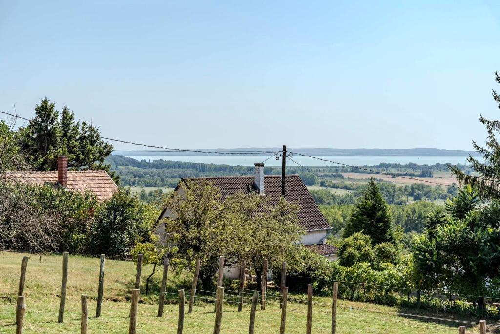 Príroda v okolí dovolenkového domu