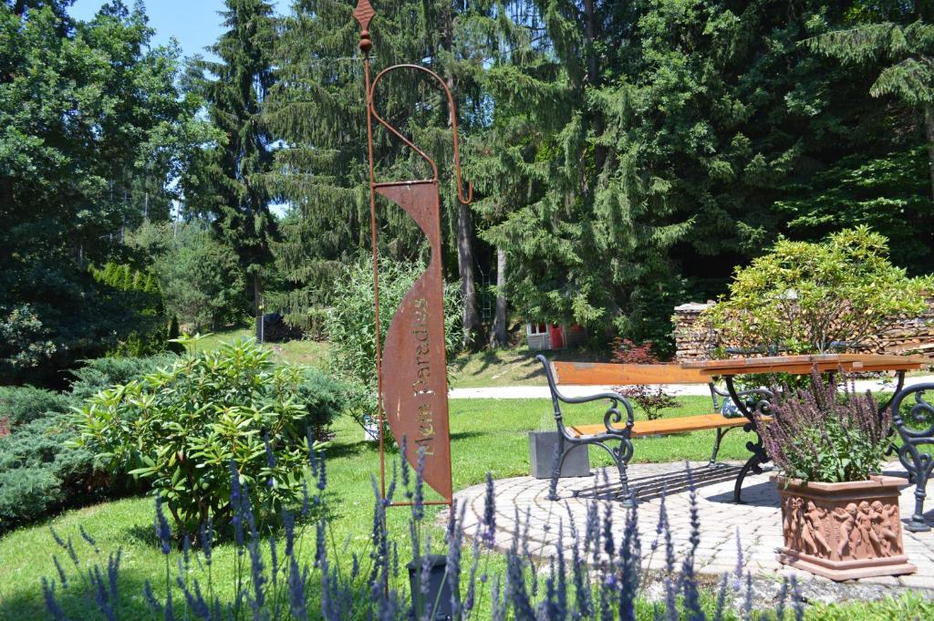 A garden outside Landidyll-Hotel Nudelbacher