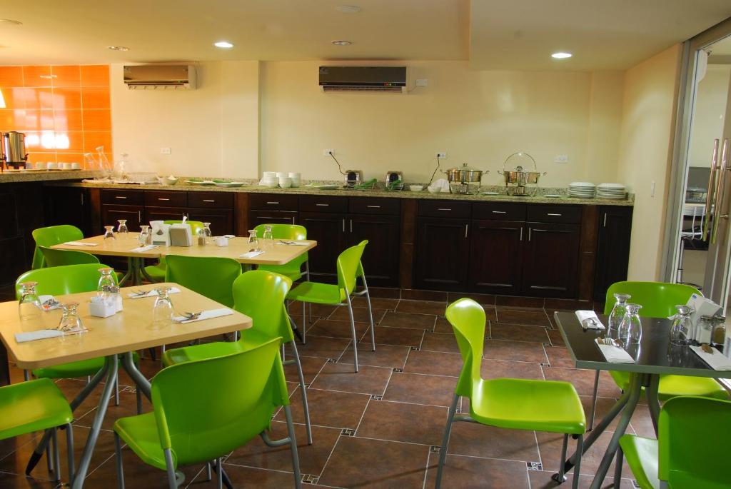 Restaurace v ubytování Metro Hotel Panama