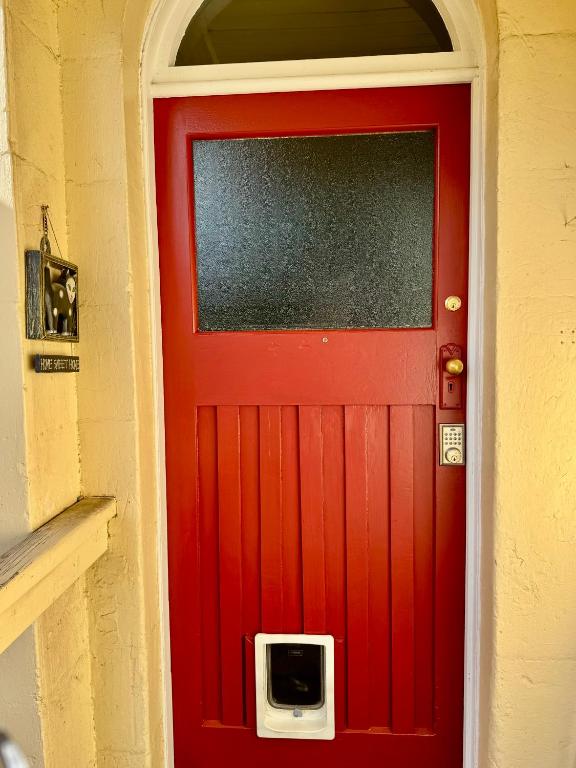 The Italian Warehousemen - Resim 11